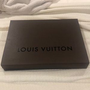 LOUIS VUITTON BOX & DUSTCOVER